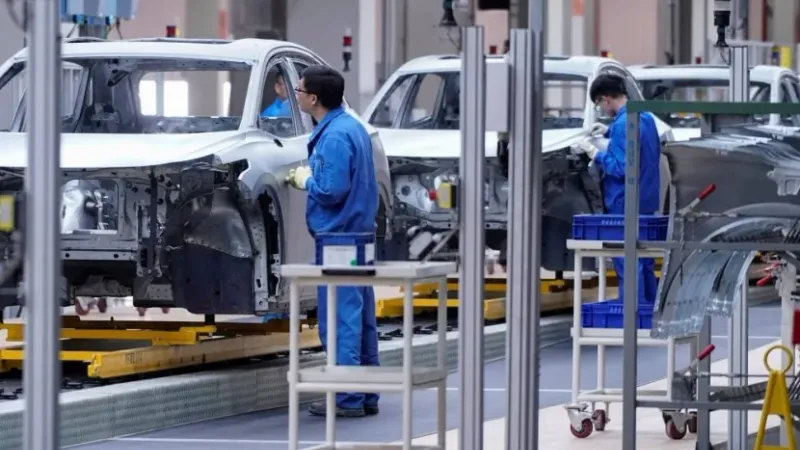 صناعة السيارات .. الصين ماضية في الاستحواذ على "عجلات المستقبل"