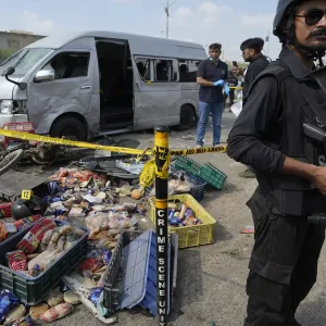 إصابة 3 أشخاص في هجوم انتحاري استهدف حافلة تقل عمالًا يابانيين في باكستان