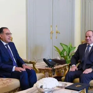 رئيس الوزراء المصري يقدم استقالته والسيسي يكلفه بتشكيل الحكومة الجديدة