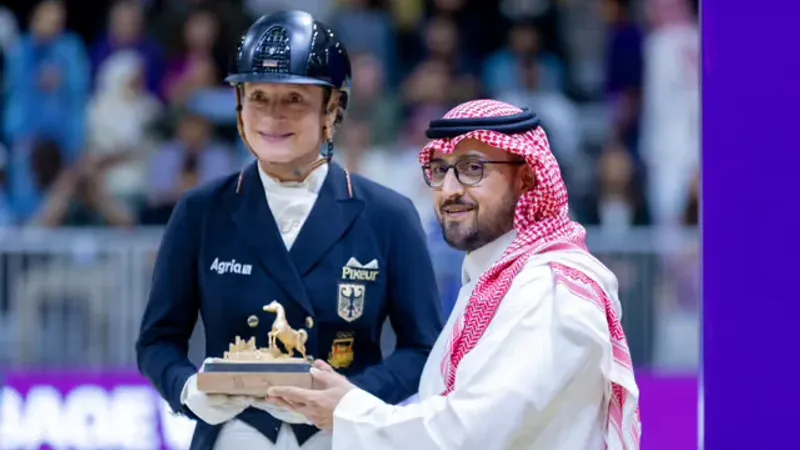 "عبدالله بن فهد" يتوِّج السويدي "باتريك كيتل" بلقب كأس العالم للترويض