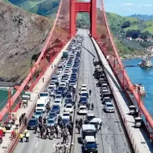 محتجون يغلقون جسر غولدن غايت في سان فرانسيسكو تضامناً مع غزة
