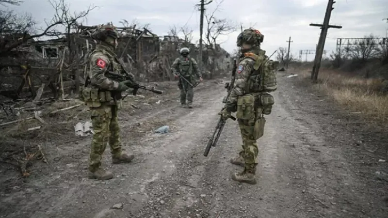 الدفاع الروسية: 9 مظليين من القوات الأوكرانية استسلموا للجيش الروسي على محور أفدييفكا
