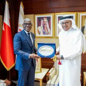 وزير الخارجية يستقبل سفير بنين لدى البحرين والمقيم في أبوظبي