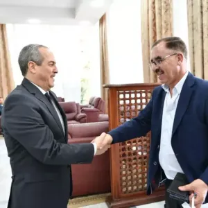 الأمين العام للاتحاد البرلماني العربي يحل بالجزائر