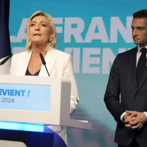 زلزال سياسي في فرنسا: مارين لوبان تدعم الزعيم اليميني جوردان بارديلا لرئاسة الوزراء غداة حل البرلمان