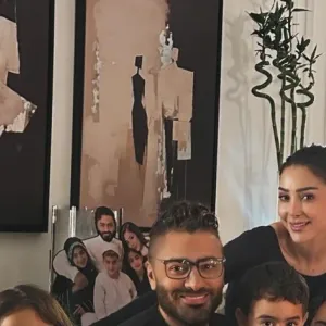 تامر حسني يحتفل مع بسمة بوسيل بتخرج ابنتهما: «عقبال الجامعة»