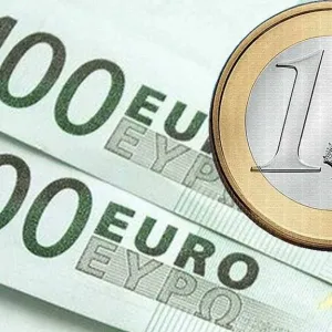 تراجع اليورو لأدنى مستتوياته في شهر قبل قرار الفيدرالي