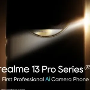 إعلان تشويقي يؤكد دعم سلسلة Realme 13 Pro بتقنية الذكاء الإصطناعي في الكاميرة