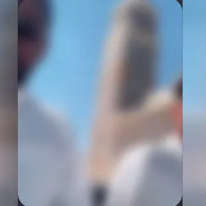 السعودية.. فيديو لشخصين يعتديان على سائق سيارة.. والداخلية ترد