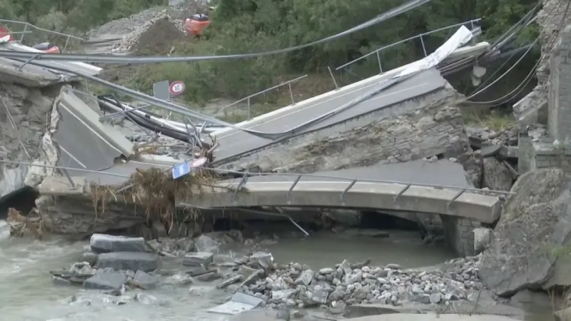 فيديو. فيضانات تيسينو في سويسرا: جسر مدمر وانقطاع للكهرباء والمياه