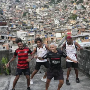 فيديو. الرقص البرازيلي الذي أنشأه الشباب في الأحياء الفقيرة في ريودي جانيرو أصبح تراثاً ثقافياً