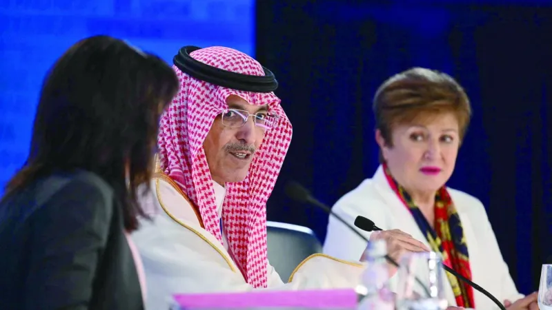 وزير المالية السعودي: أزمات العالم تؤثر على اقتصاده