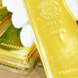 الذهب يتراجع بانتظار توجهات «الفيدرالي»
