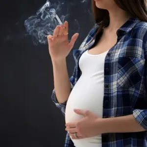 تحدي الإقلاع عن التدخين... الحوامل يخضنَ التجربة بـ"نجاح كبير"