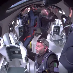 بالفيديو- شركة "فيرجن غالاكتيك" تُنظّم رحلة سياحية إلى الفضاء