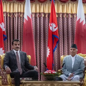 صاحب السمو يعقد اجتماعا مع رئيس نيبال