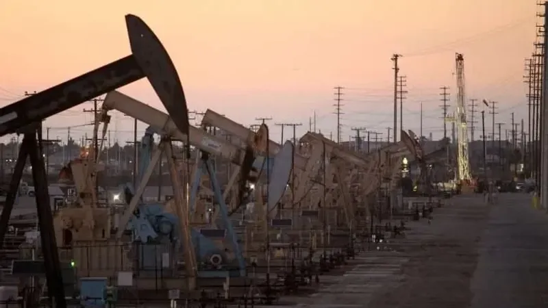 بيانات صينيّة وصراع الشرق الأوسط يعزّزان ارتفاع النفط