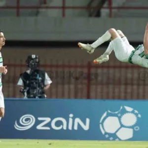التونسي أيمن الصفاقسي يحرز سادس أهدافه في البطولة الكويتية
