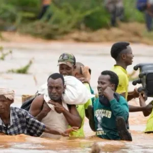 سلطنة عُمان تواسي كينيا في ضحايا الفيضانات