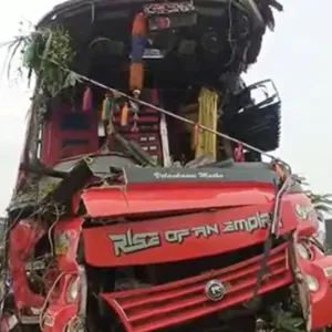 مقتل وإصابة 14 شخصاً في انقلاب حافلة بالهند