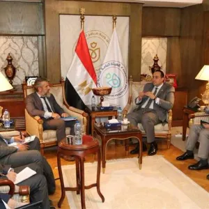 رئيس هيئة الرعاية الصحية يبحث تعزيز التعاون مع ممثل «يونيسف في مصر» لتدريب الكوادر