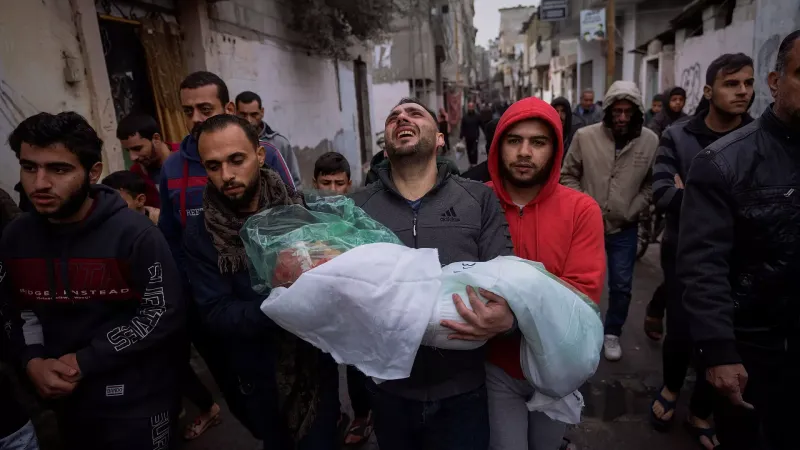 بعد 200 يوم من الحرب.. الفلسطينيون في القطاع يرزحون تحت القصف والجوع وأمام مصير مجهول