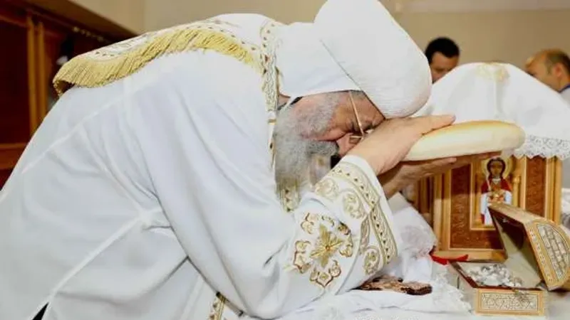  البابا تواضروس يصلي «أحد الشعانين» في الإسكندرية