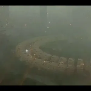 لحظة وصول العاصفة الماطرة إلى سماء دبي.. مشهد مرعب