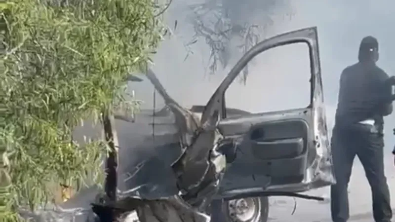 4 قتلى جرّاء غارة إسرائيلية استهدفت سيّارة على طريق عام بافليه في جنوب لبنان (فيديو)