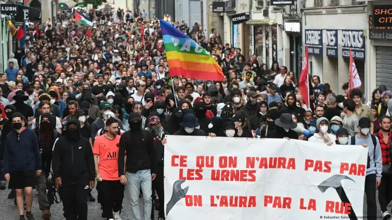 فرنسا- مظاهرات ضد اليمين المتطرف ودعوات لتشكيل ائتلاف ضده