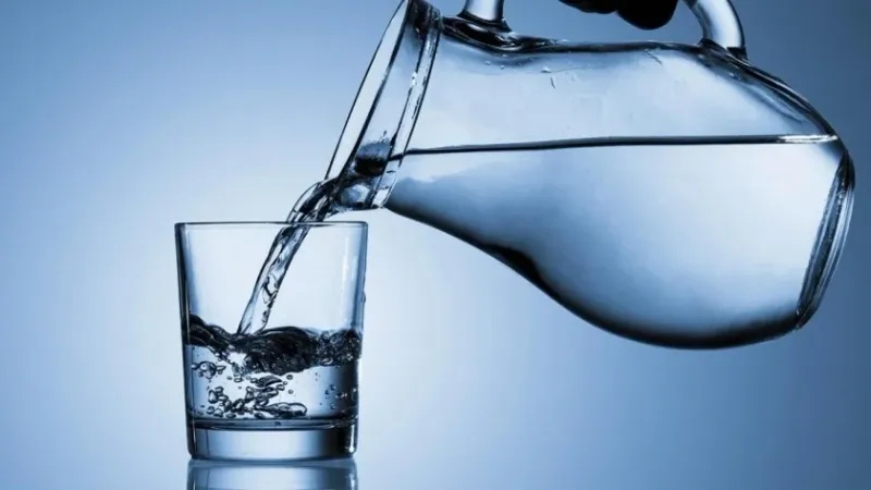تحذير من الإفراط في شرب الماء خلال السحور.. ماذا يحدث لجسمك؟