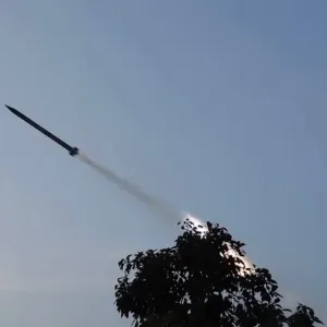 عرض"القسام"مشاهد لإطلاق صواريخ من جنوب لبنان.. التوقيت والدلالات