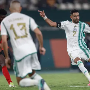 "لم يتصل بي" .. مدرب الجزائر يكشف عن السبب استبعاد رياض محرز