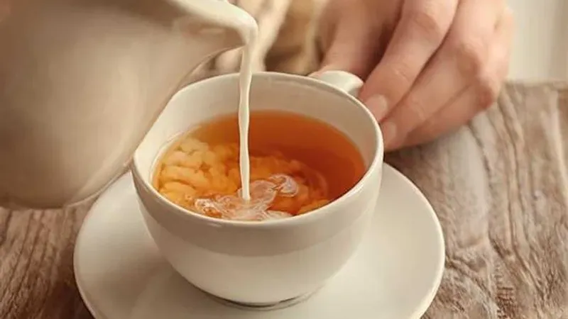 فئات ممنوعة من شرب الشاي بالحليب