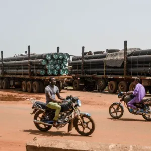 بنين تستأنف صادرات نفط النيجر لإنقاذ استثمار صيني