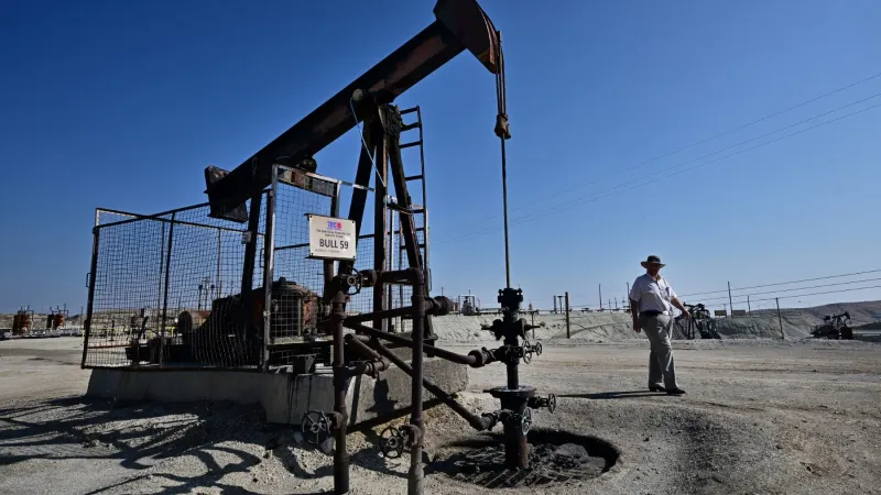 الولايات المتحدة تسمح لشركات بإنهاء بعض المعاملات مع شركة النفط الحكومية الفنزويلية