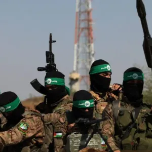 “حماس” تبث مقطعا مصورا جديدا يظهر رهينتين إسرائيليين