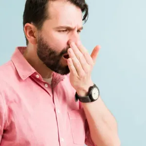 تعرف على الأمراض التي تسبب رائحة الفم الكريهة