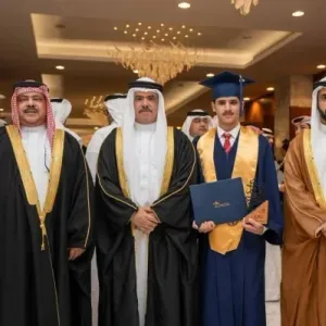الشيخ نايف آل خليفة يحتفل بتخرّج نجله عبدالله من مدرسة حوار الدولية
