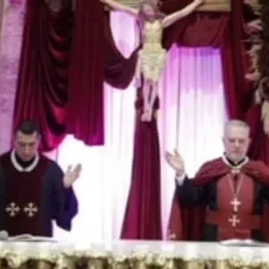 المطران عون ترأس رتبة دفن المسيح في كنيسة السّيدة في عمشيت
