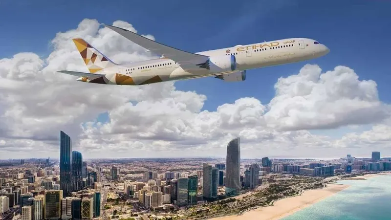 الإمارات والصين تبحثان زيادة عدد الرحلات الجوية المتبادلة