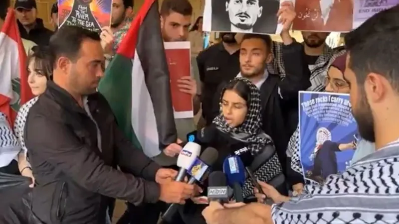 تجمّع لطلاب الجامعة الأميركية في بيروت دعماً لغزّة (فيديو)