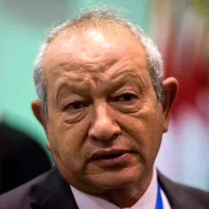 ساويرس يُعلق على وصف رئيس مصري راحل بـ"الساذج": حسن النية ألطف