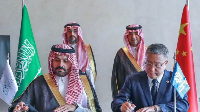 "الحقيل" يشهد توقيع مذكرة تعزيز مشاركة الشركات الصينية في قطاع المقاولات السعودي