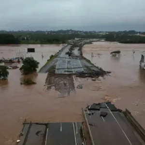 البرازيل.. (58) قتيلاً و(67) مفقودًا على الأقل جراء الفيضانات
