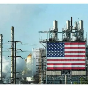 "الطاقة الأمريكية" ترفع توقعاتها للطلب على النفط في 2024 و2025