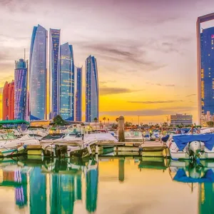 «النقد الدولي» يرفع توقعات نمو اقتصاد الإمارات إلى 4% في 2024