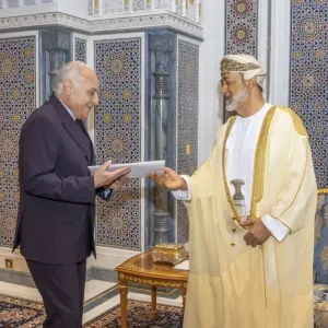 السلطان هيثم يستلم رسالة الرئيس تبون (فيديو)