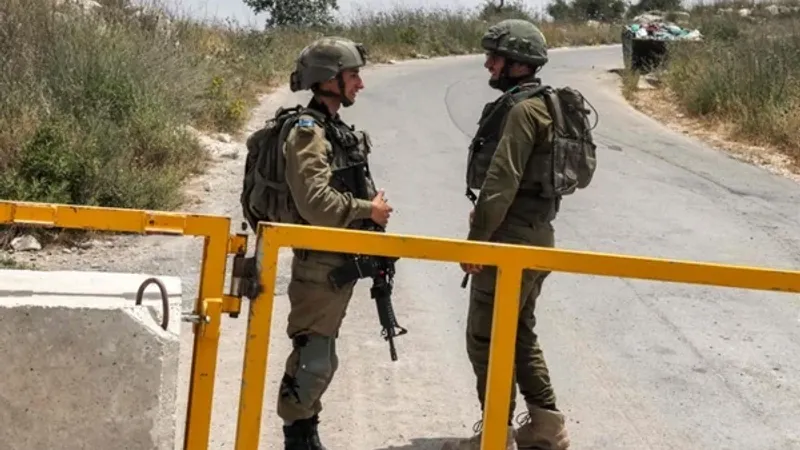 قوات الاحتلال تغلق المدخل الشرقي لبلدة الخضر جنوب بيت لحم