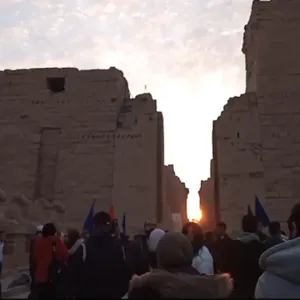 خاص بالفيديو.. الشمس تتعامد على "قدس الأقداس" بالكرنك في مصر